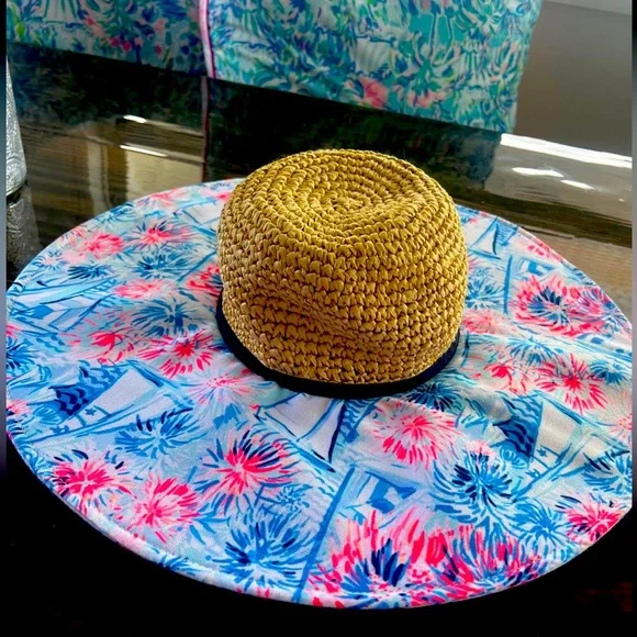 Lilly Pulitzer beach hat NWT - Picture 1 of 2